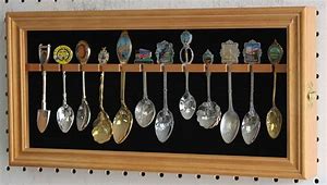 souvenir_spoons in a box